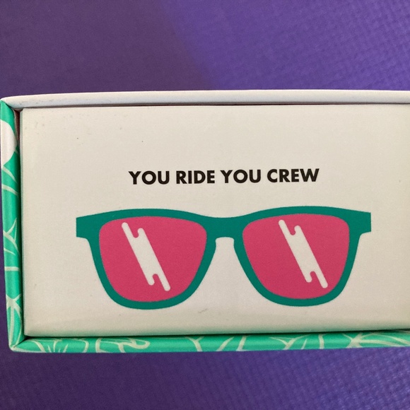 Stylish and Fun goodr Sunglasses in Turquoise  w/White and Pink Accents - Picture 6 of 8